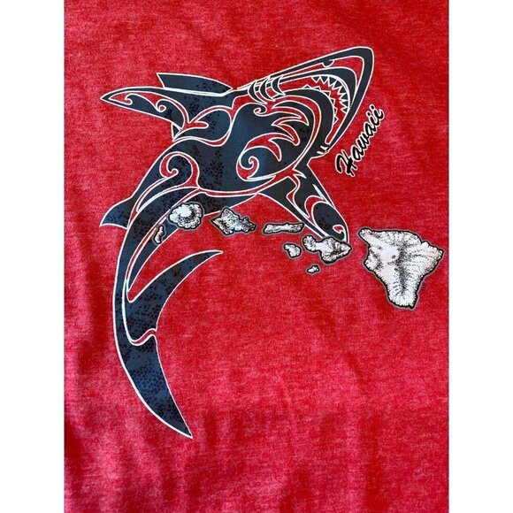 Red Hawaii Tropical Polynesian Souvenir  Shark Graphic T Shirt Size Medium - Picture 2 of 5